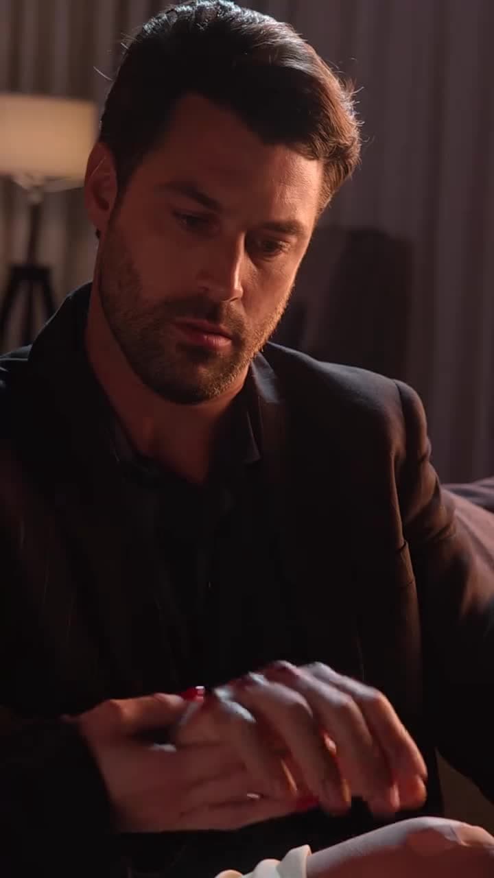 Milyarderin Kucağından Kaçış - Episode 14