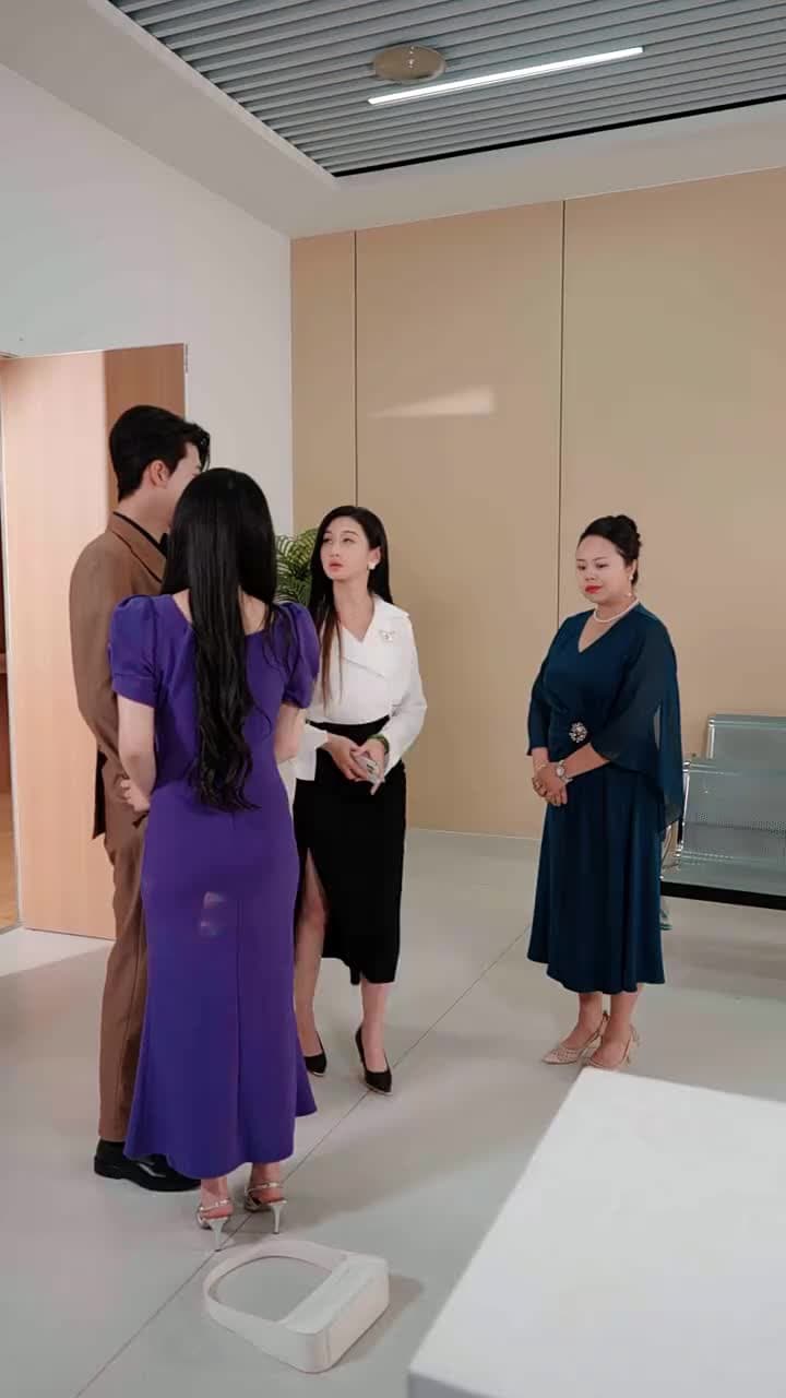 Theo Đuổi Vợ Cũ Hào Môn, Cao Không Với Tới - Episode 18