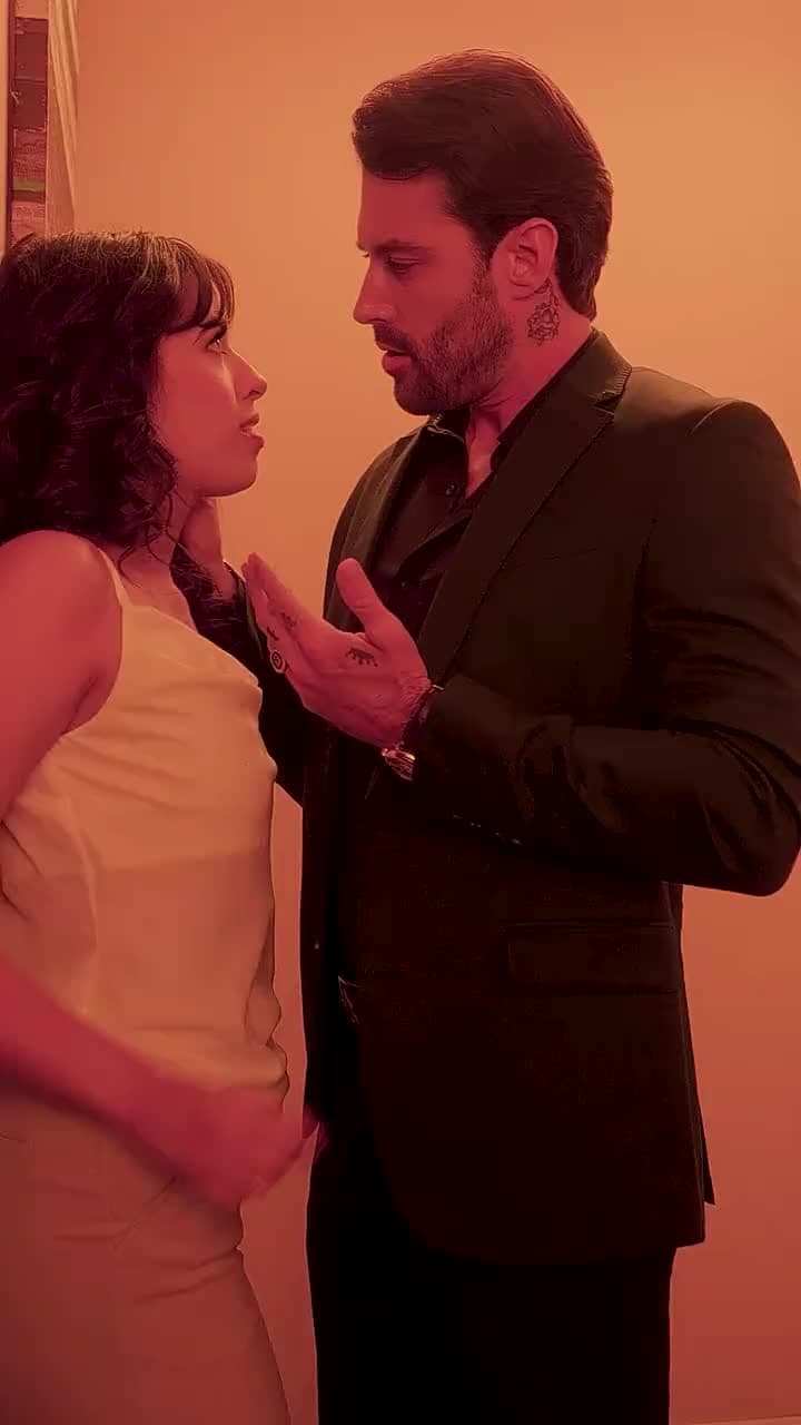 Tutkunun Çift Taraflı Casusu - Episode 17
