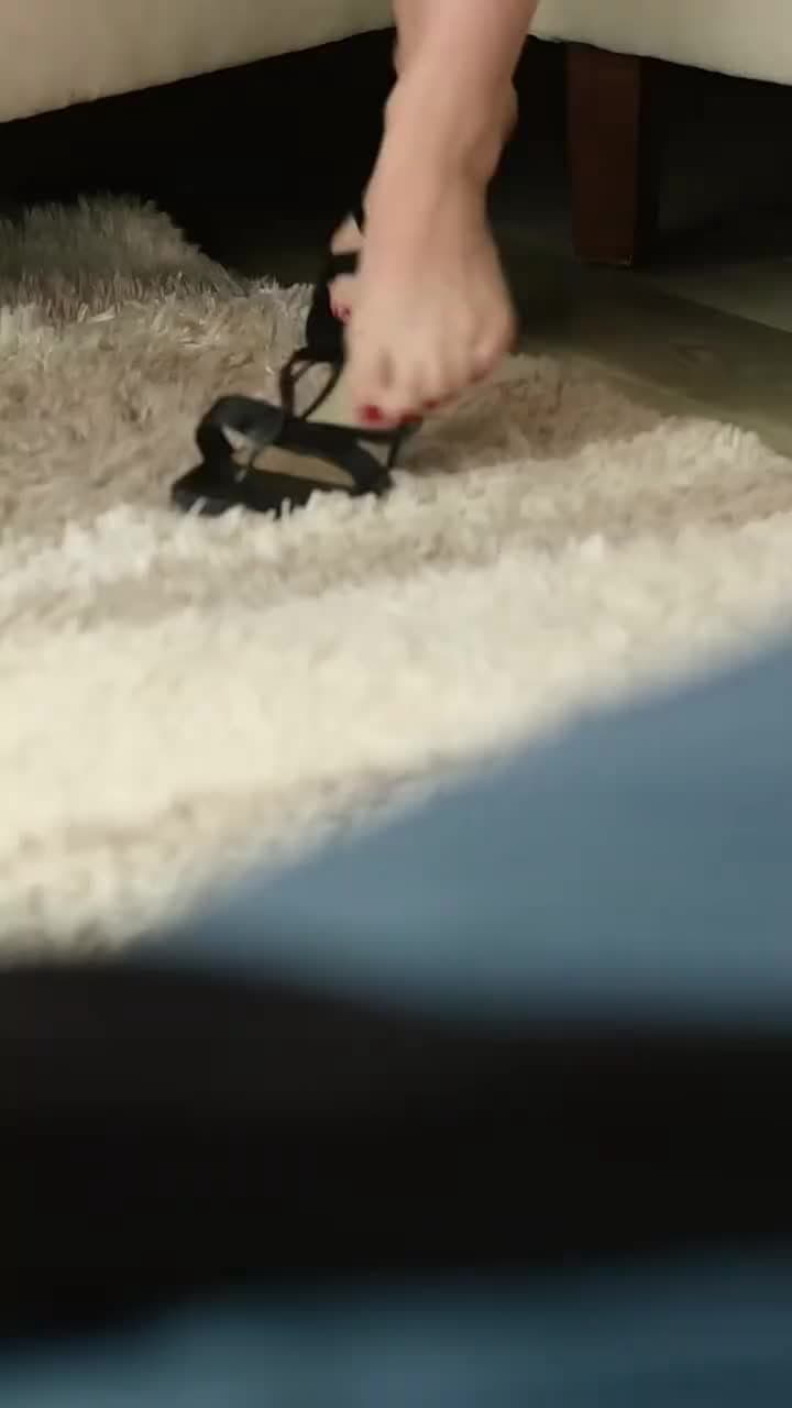 Fuga do Abraço do Bilionário - Episode 6