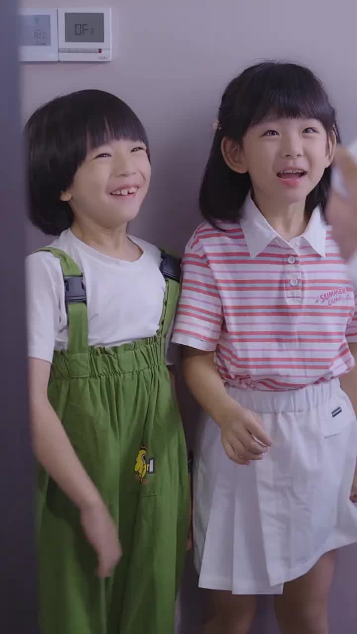 Clever Twins, Family Bonds - Episode 8
