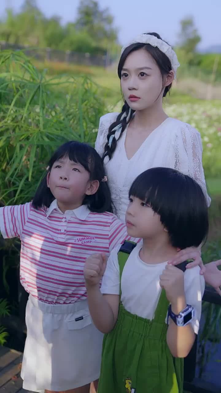 Clever Twins, Family Bonds - Episode 3