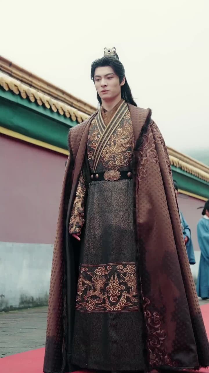 Moonlight on the Palace Road - Episode 42