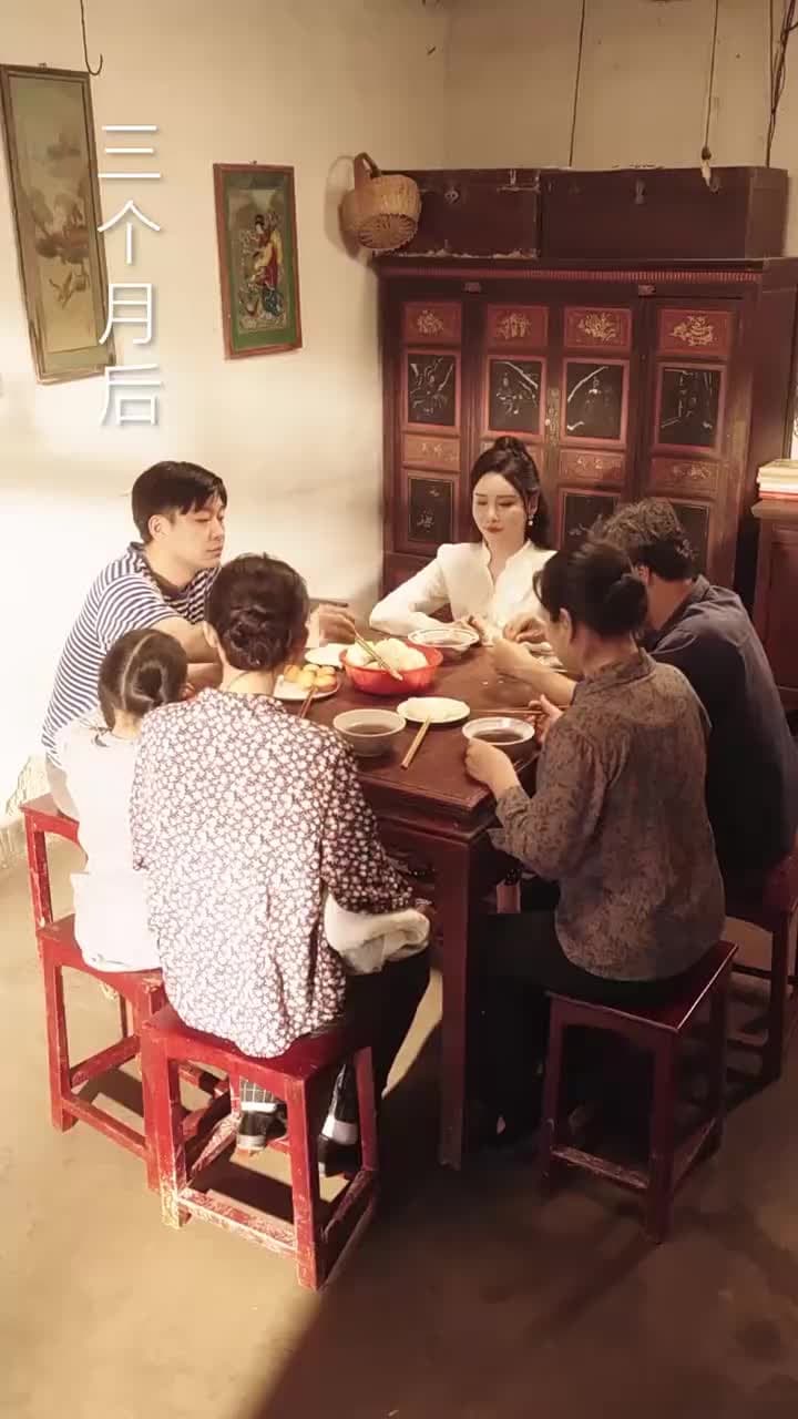 八零寵夫忙我帶全村炫肉更忙 - Episode 61