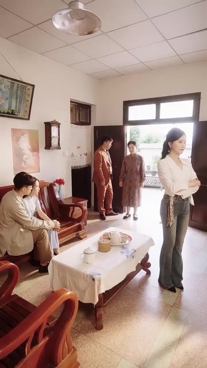 八零寵夫忙我帶全村炫肉更忙 - Episode 53