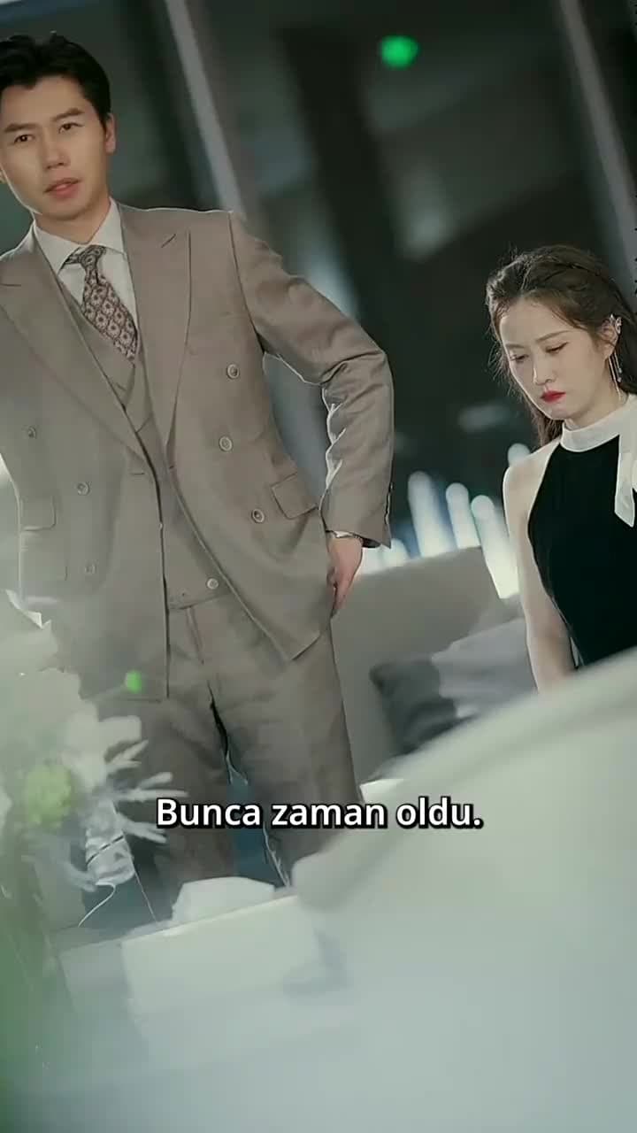 Aşkın Gölgesinde - Episode 61