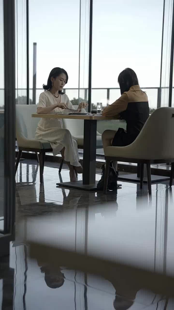 重生暖愛:權少跟我走 - Episode 11