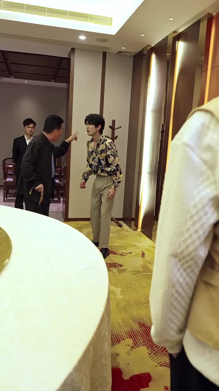 傲嬌美女總裁霸上我 - Episode 65