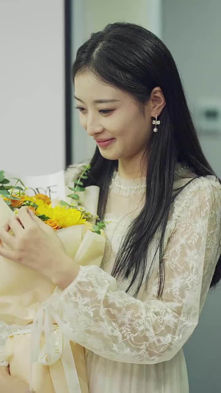相親失敗,我閃婚了個千億霸總 - Episode 8