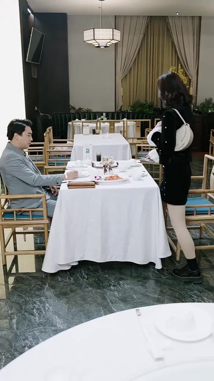我的24歲美女總裁老婆 - Episode 64