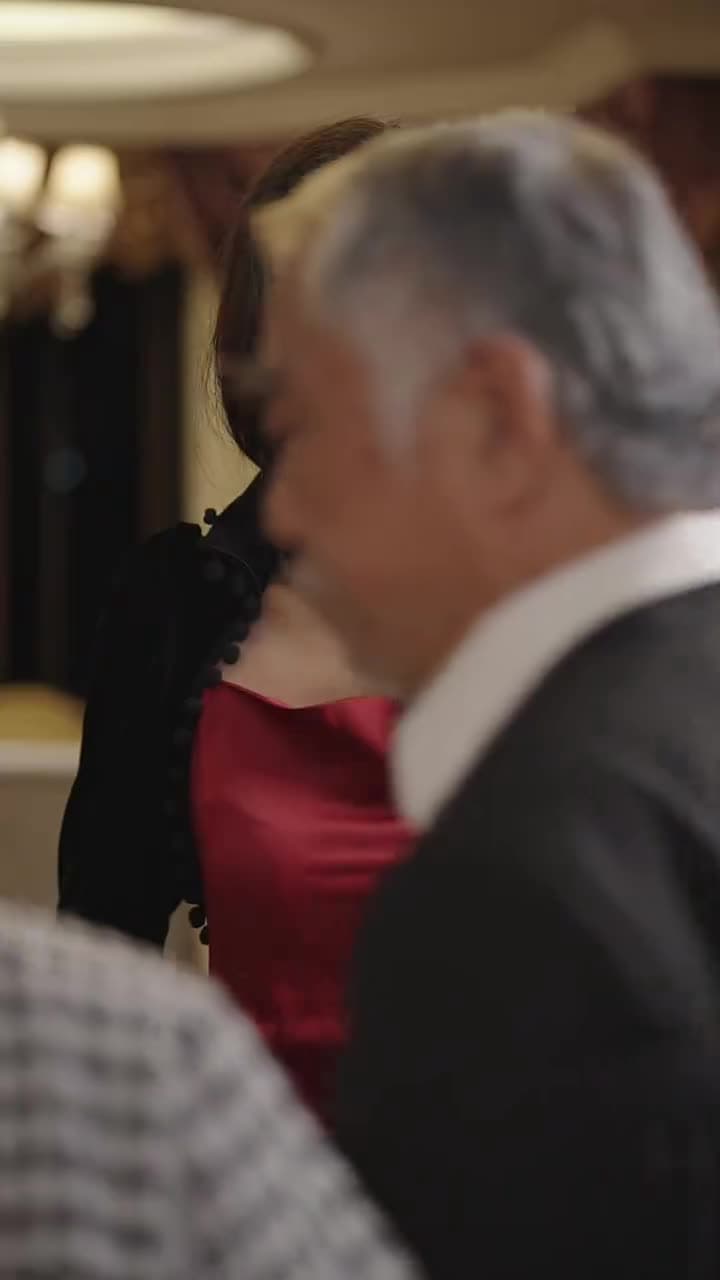 離婚後,沈總滿世界追妻 - Episode 33