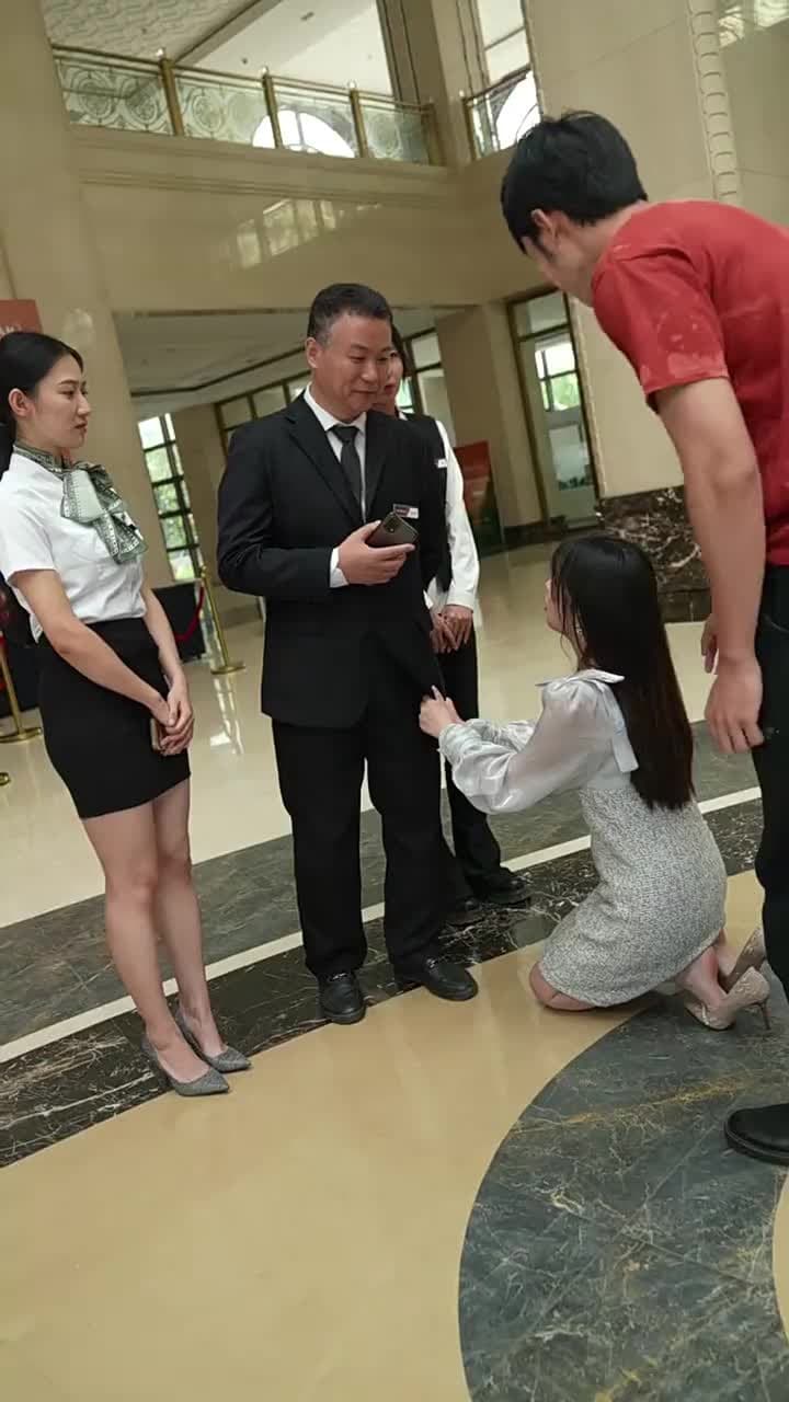 閃婚後成了隱藏首富的心尖寵 - Episode 42
