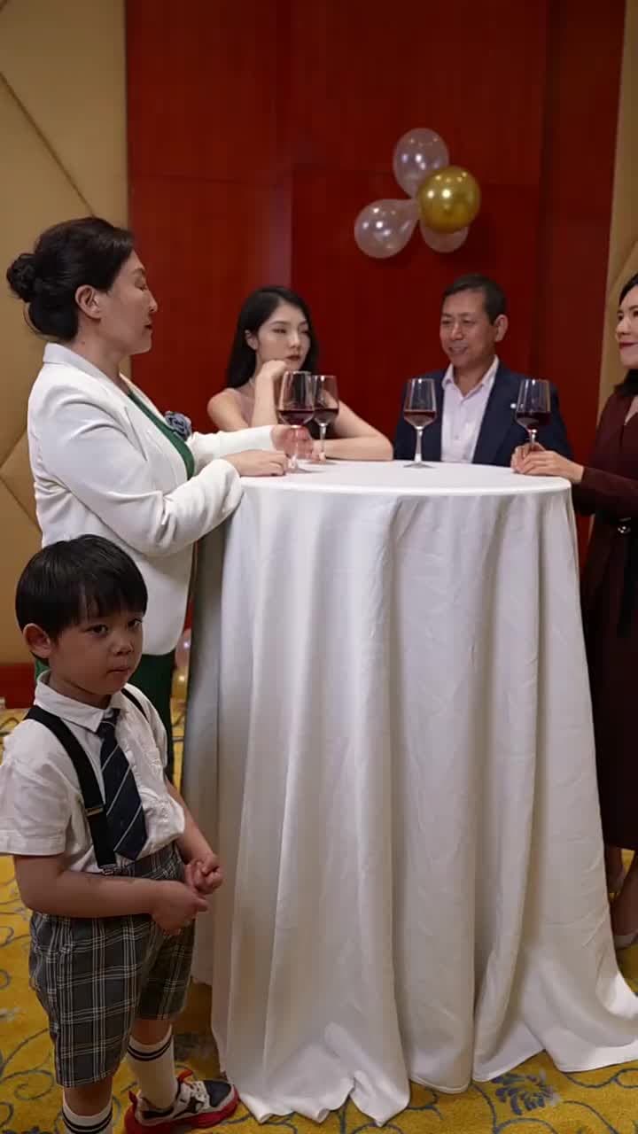 閃婚後成了隱藏首富的心尖寵 - Episode 91