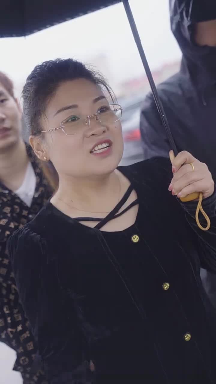 閃婚後被豪門大叔寵上癮 - Episode 95
