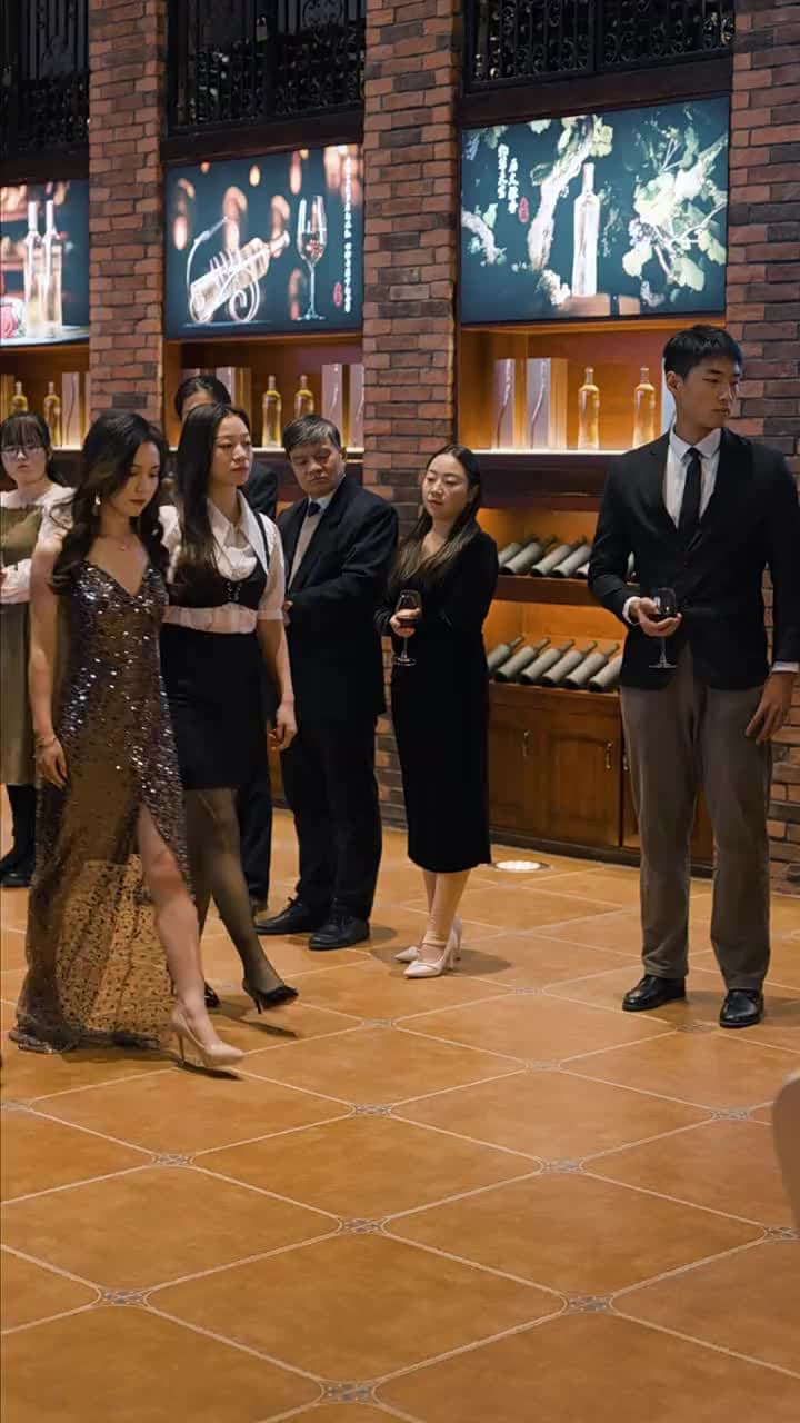 物價貶值,美女總裁跪求復合 - Episode 55