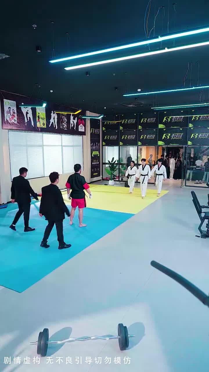 重拳出擊,肥妻她馬甲掉了 - Episode 18