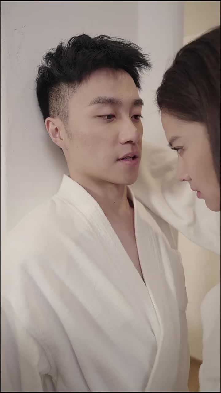 互換後,與渣男他弟戀愛了 - Episode 2