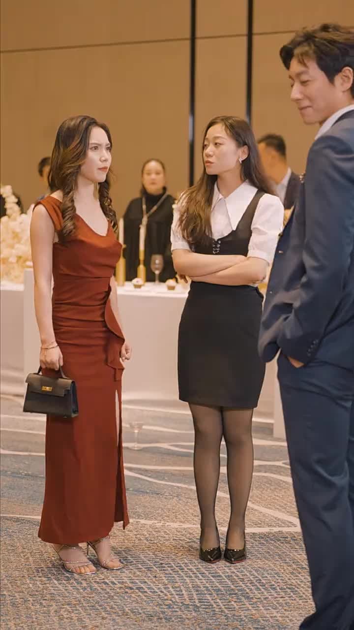 物價貶值,美女總裁跪求復合 - Episode 15