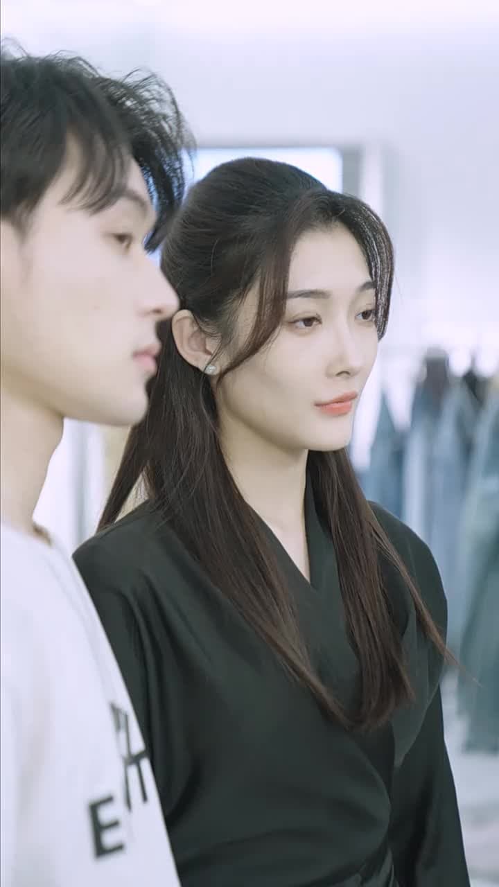 分手當天,我閃婚了億萬富豪 - Episode 11