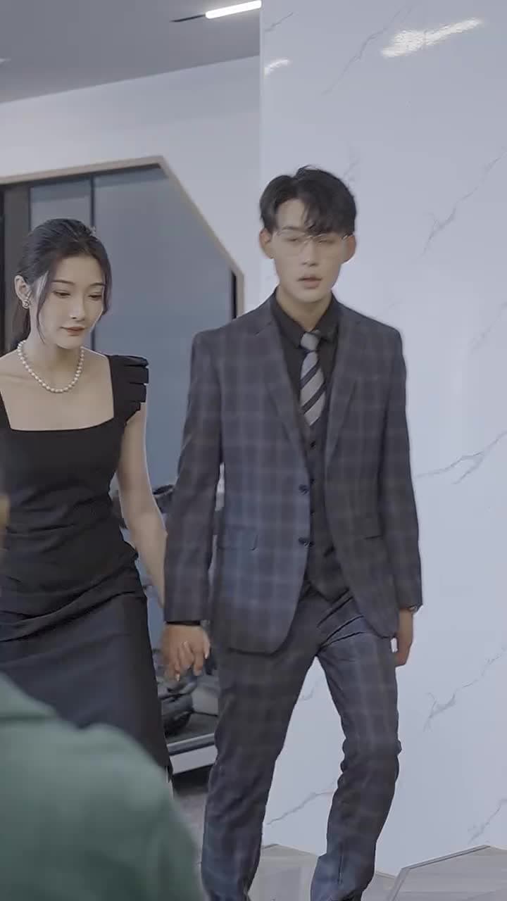 分手當天,我閃婚了億萬富豪 - Episode 19