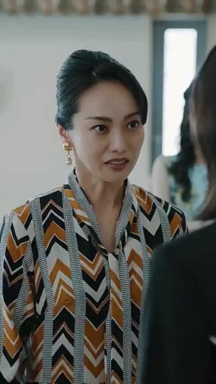 [Dubbed]The Billionaire’s Divorced Granddaughter - Episode 6