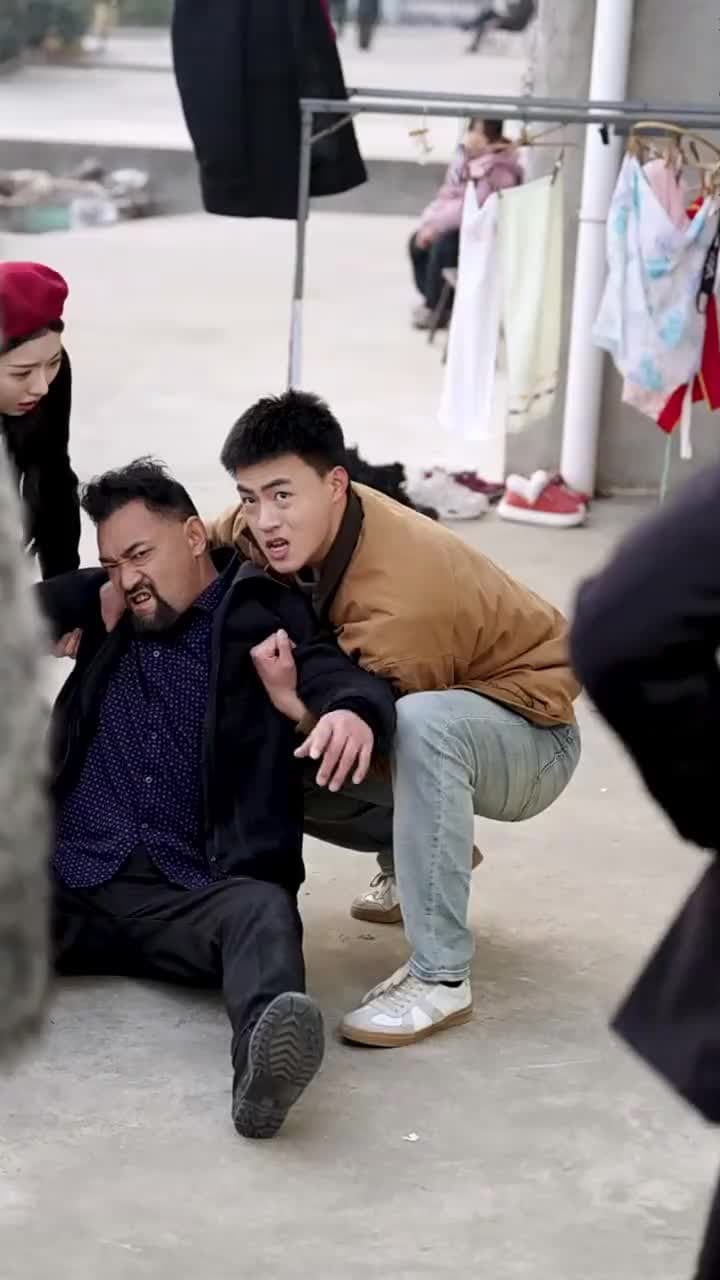 La Mentira de Mi Padre Multimillonario - Episode 10