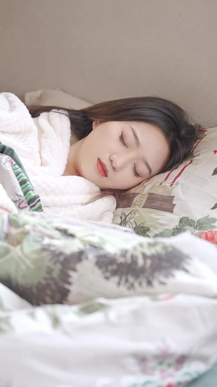 閃婚後,發現神秘老公是上司 - Episode 78
