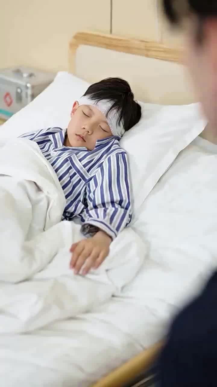 [พากย์ไทย]ห้าแฝดหรรษาตามหาป่าปี๊ - Episode 43