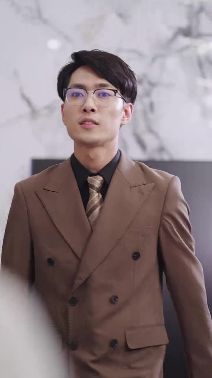 分手後,渣男跪求復合 - Episode 13