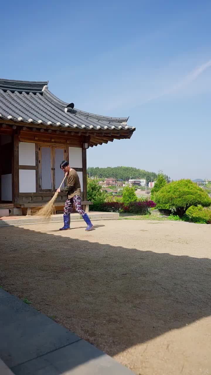 Be Good to me, Ghost - Episode 33