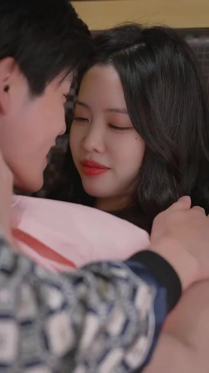 離婚後,萌寶和三個大佬哥哥寵翻我 - Episode 3