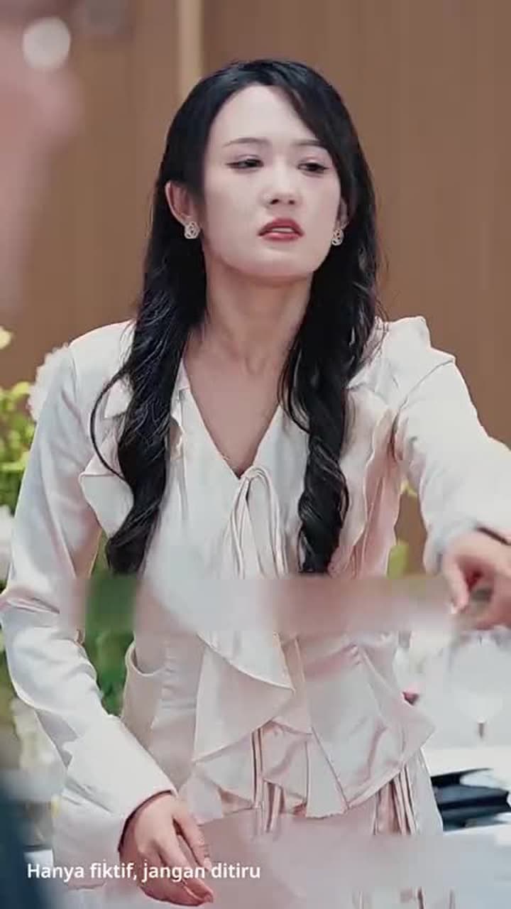 [Dubbing] Putri Kaya Menggemparkan Pesta - Episode 34