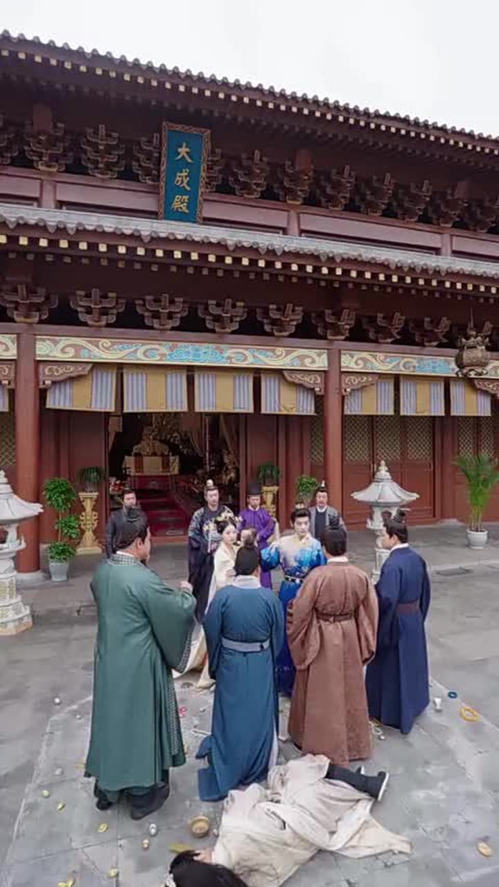 Monster Suci Keberuntungan: Tahta Istana - Episode 37