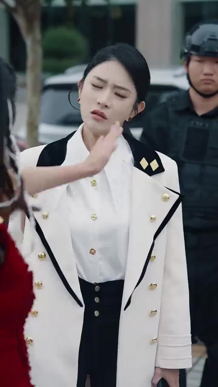[吹替]婚約者に駐車場を奪われて、即・婚約破棄！ - Episode 12