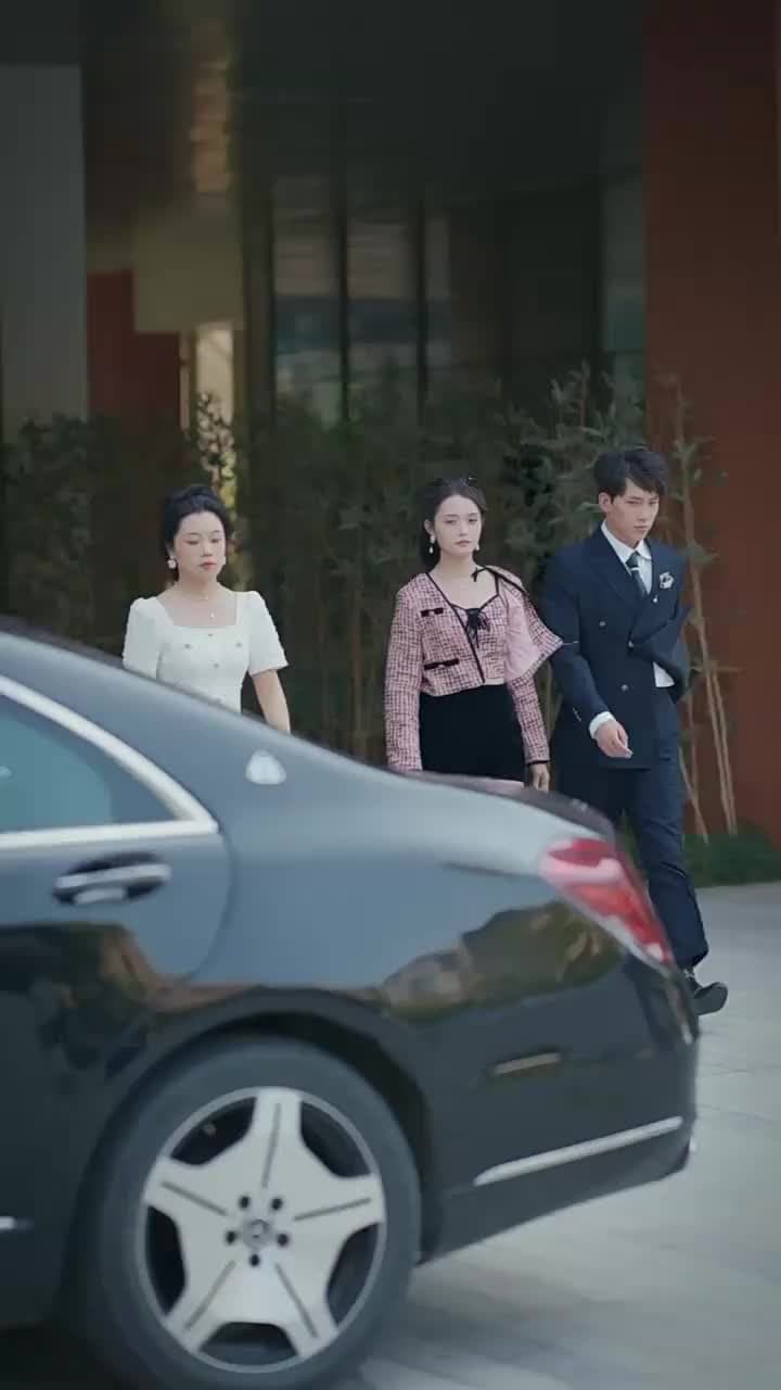 [Dubbed]Why Cry When I'm Cast Out - Episode 81