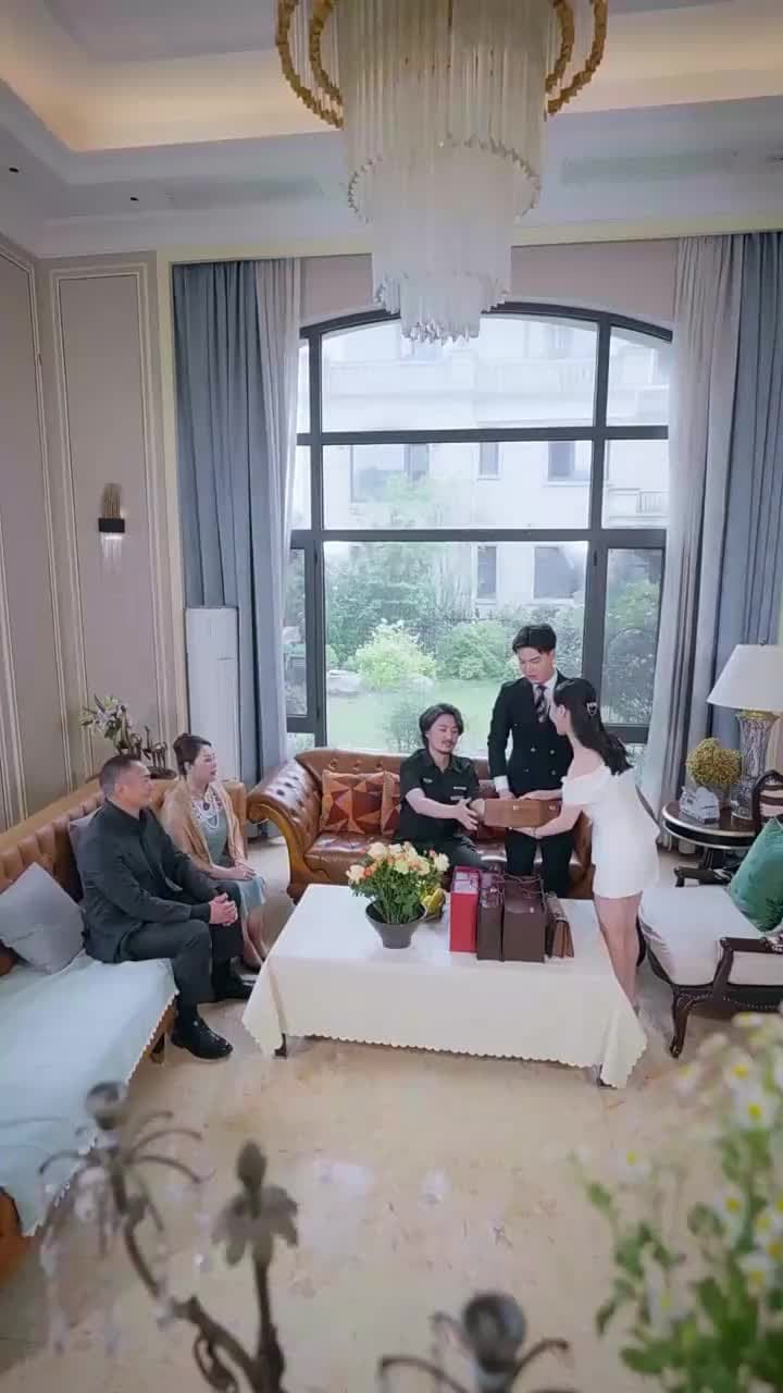 ダメオヤジの正体が大富豪? - Episode 34