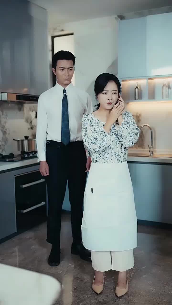 ประธานลี่ตามจีบ ภรรยาผู้พิชิตทุกสิ่ง - Episode 44