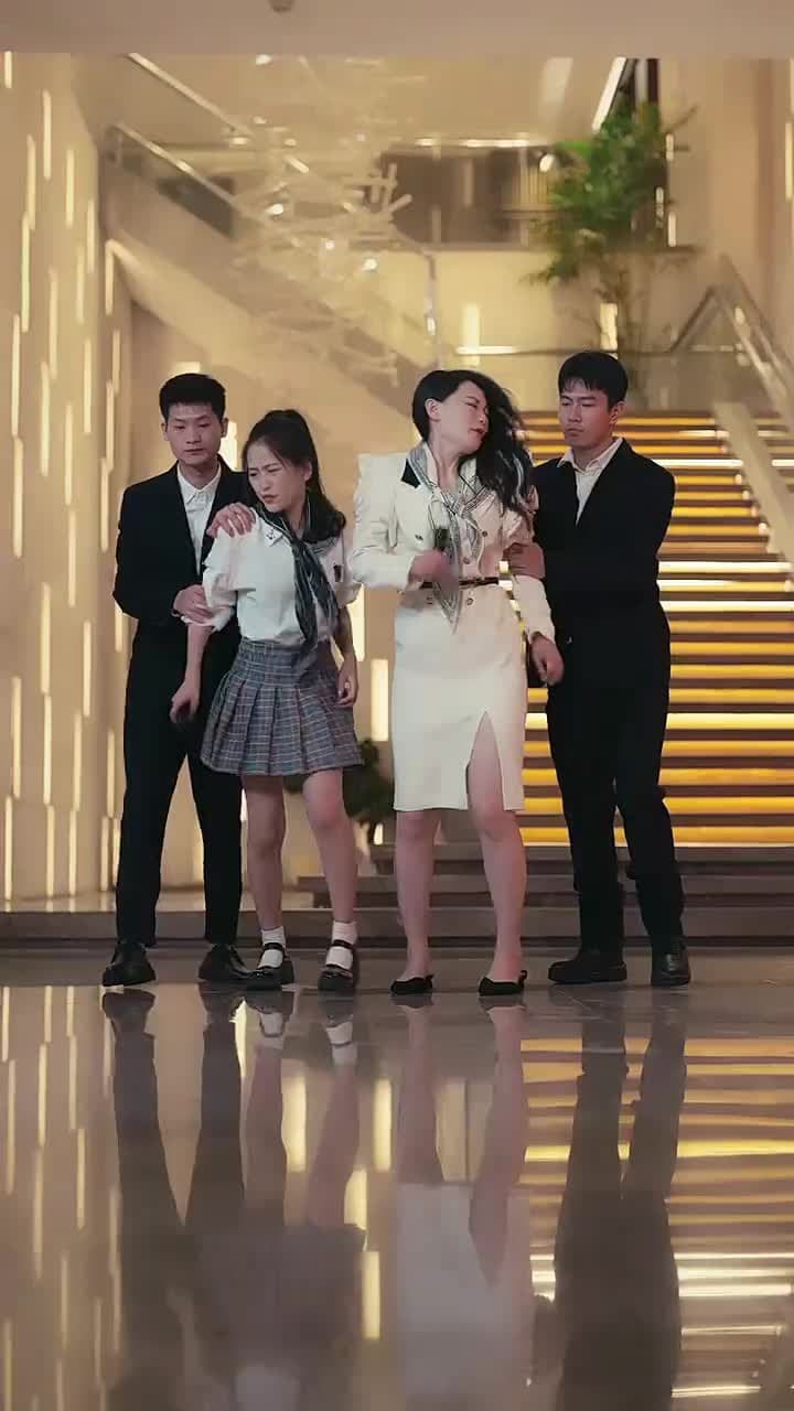 ประธานลี่ตามจีบ ภรรยาผู้พิชิตทุกสิ่ง - Episode 41