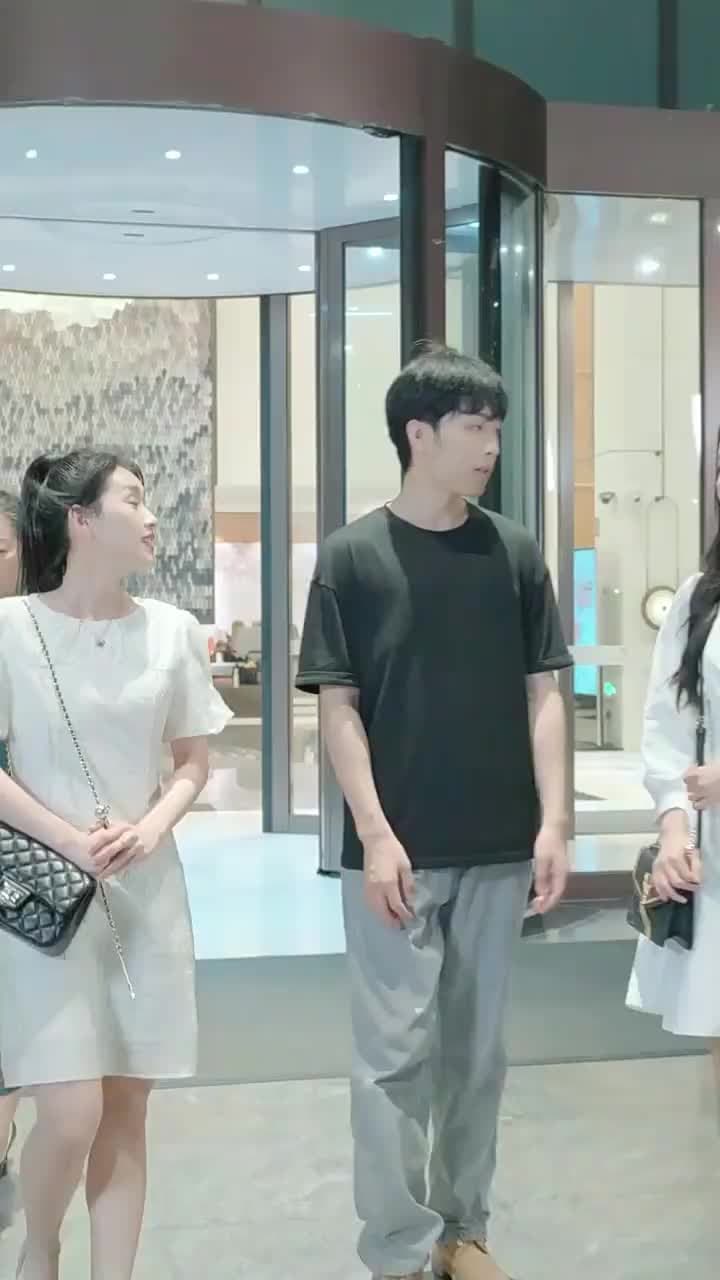 [Dubbed]The CEO's Bodyguard Boyfriend - Episode 63