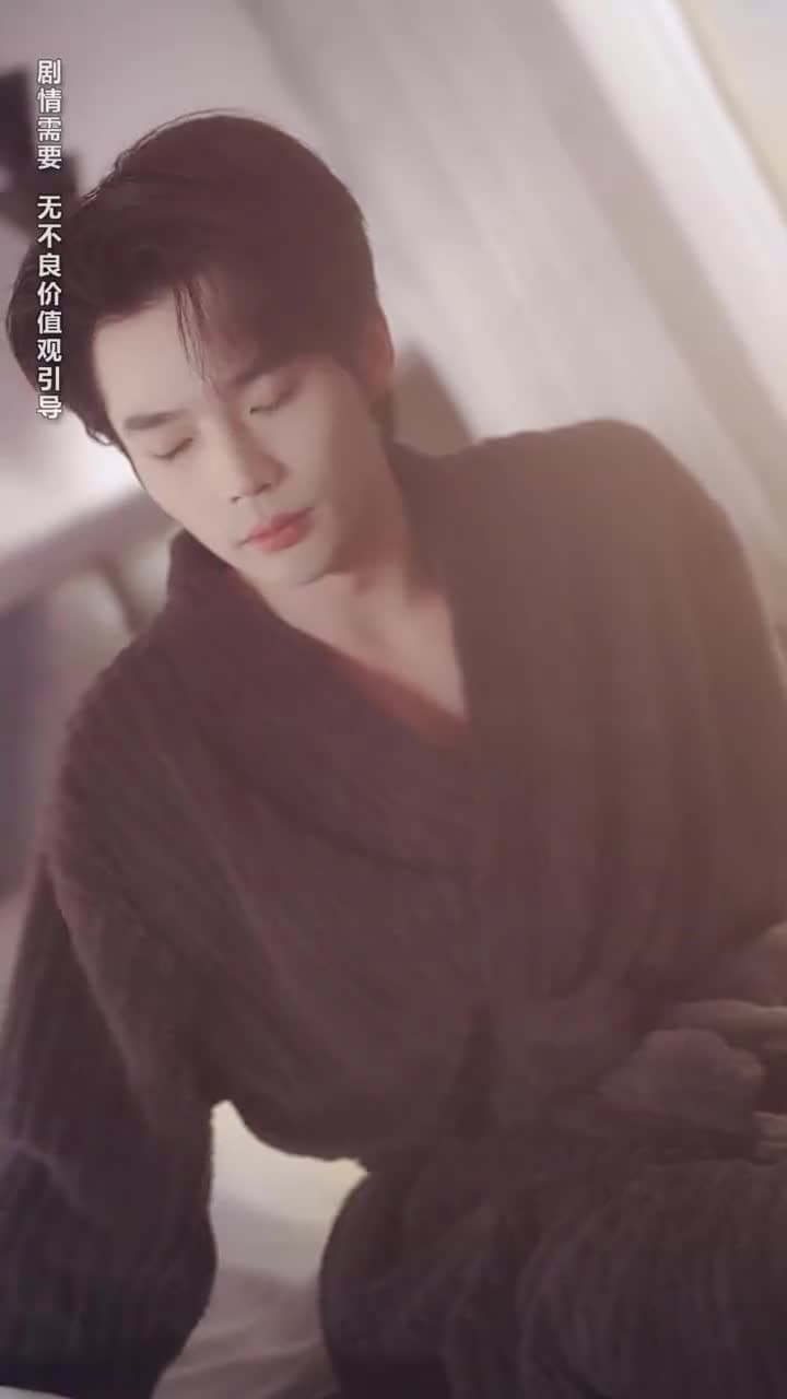 閃婚後, 殘疾大佬站起來了 - Episode 32
