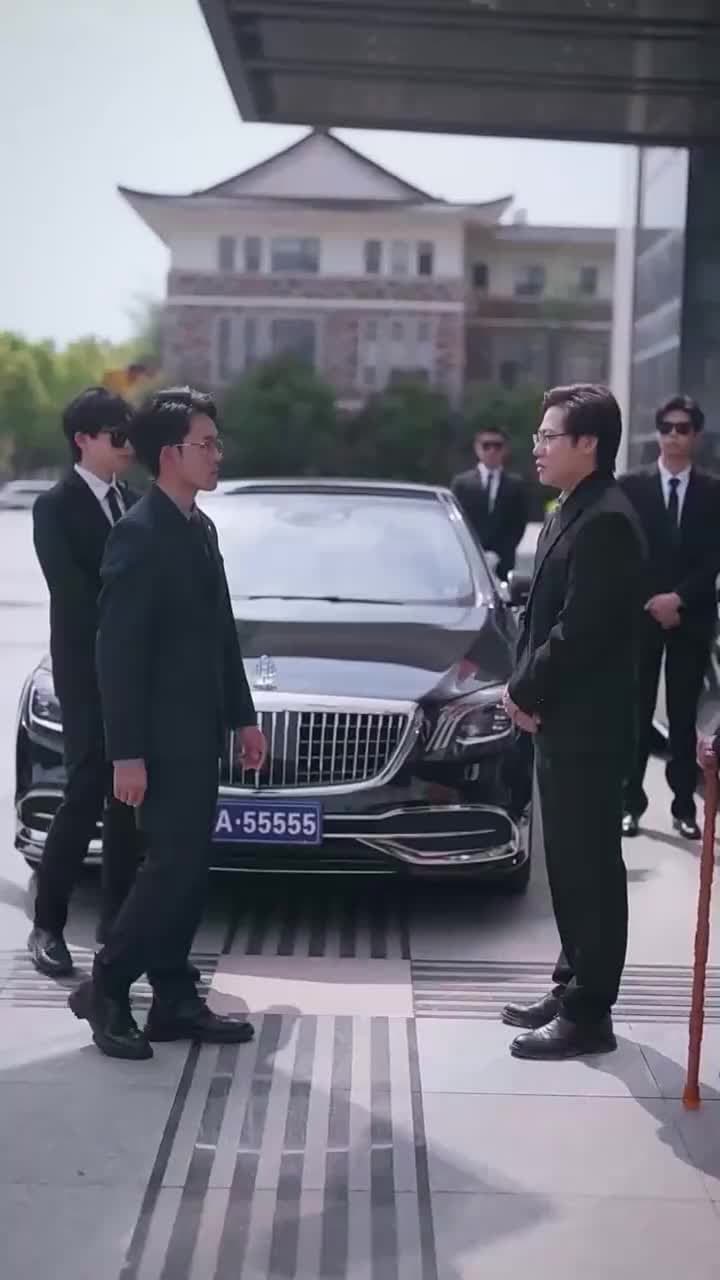 [Dubbed]My Dad is a Super Rich Guard - Episode 27