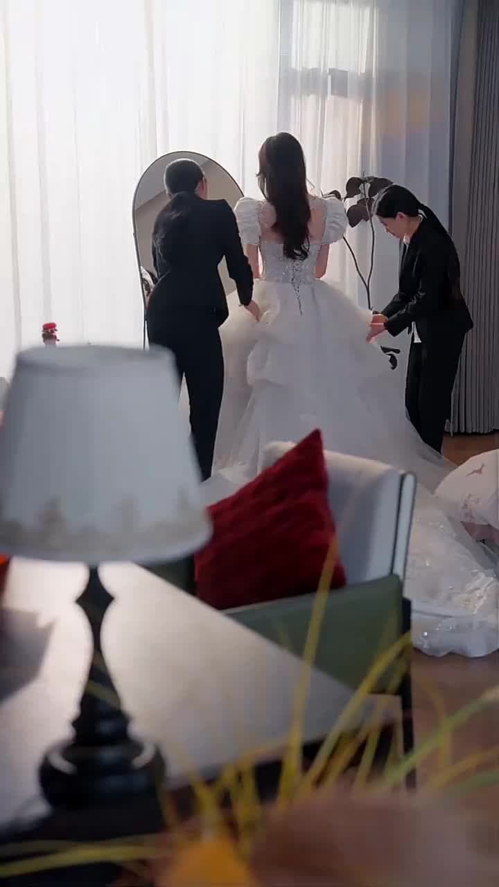 [吹替]再婚後、夫が天才画家の私にメロメロ - Episode 36