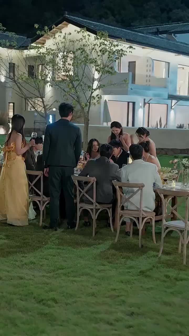 [吹替]再婚後、夫が天才画家の私にメロメロ - Episode 1