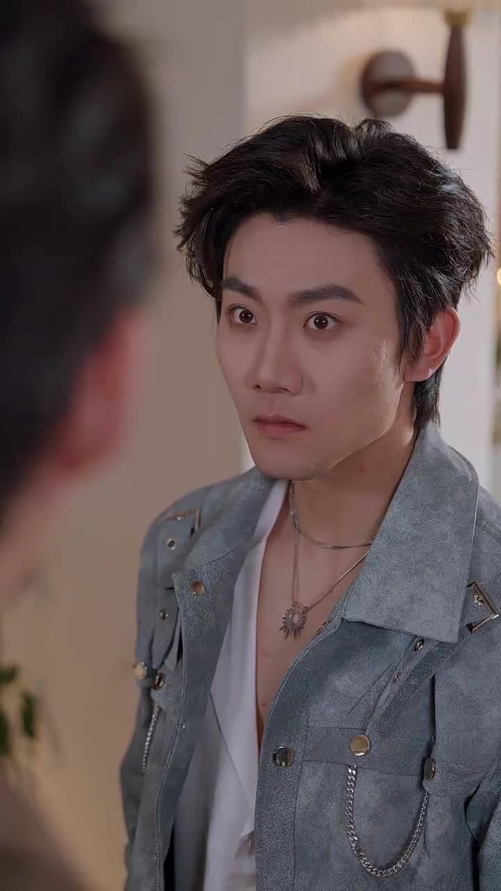 訂婚前夕她和白月光去了KTV - Episode 12