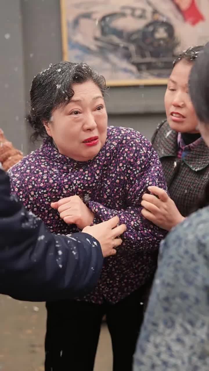 重生1980:漂亮媳婦會算卦 - Episode 35