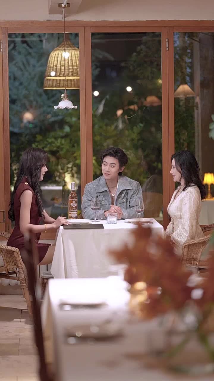 訂婚前夕她和白月光去了KTV - Episode 22
