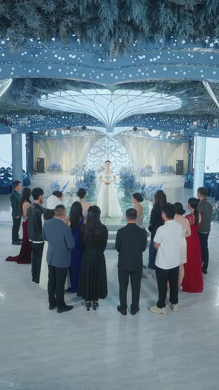 重逢後,高冷裴總紅着眼拉我領證 - Episode 60