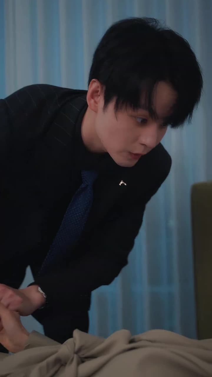 重逢後,高冷裴總紅着眼拉我領證 - Episode 68