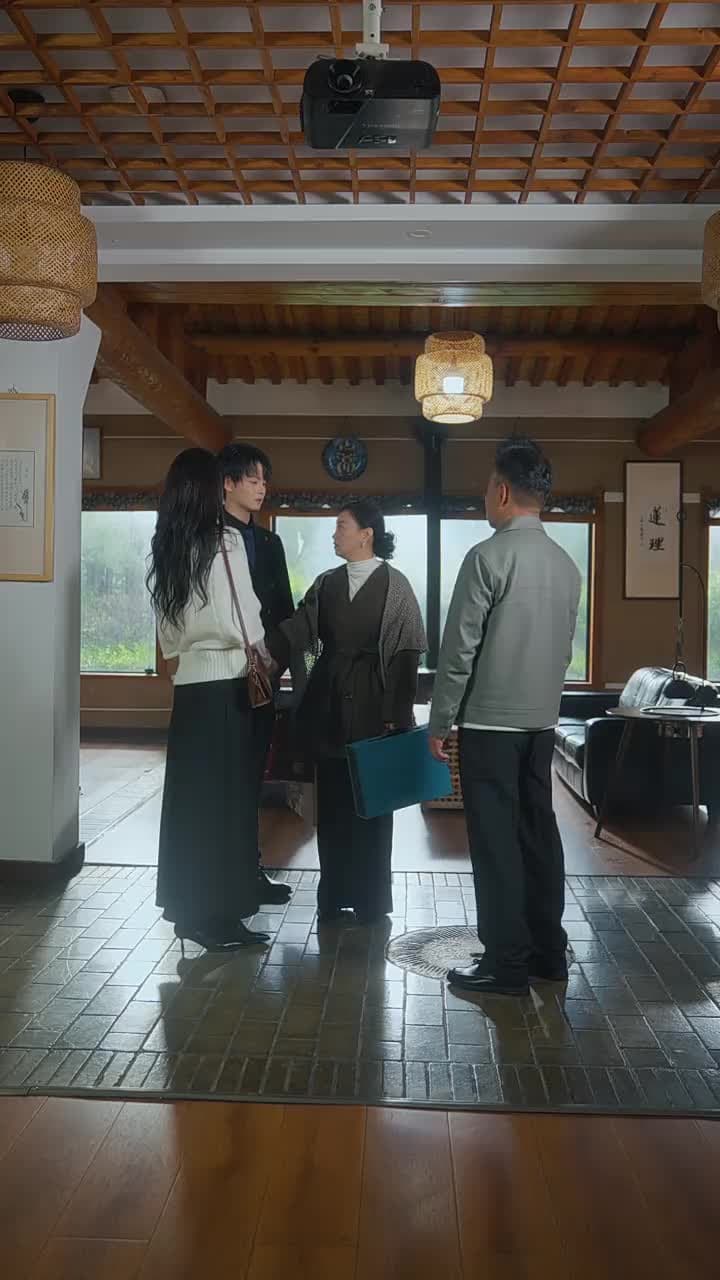 重逢後,高冷裴總紅着眼拉我領證 - Episode 76