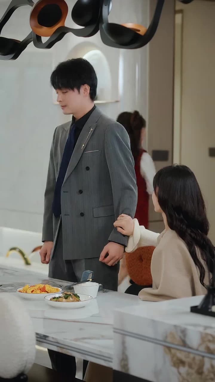 重逢後,高冷裴總紅着眼拉我領證 - Episode 18